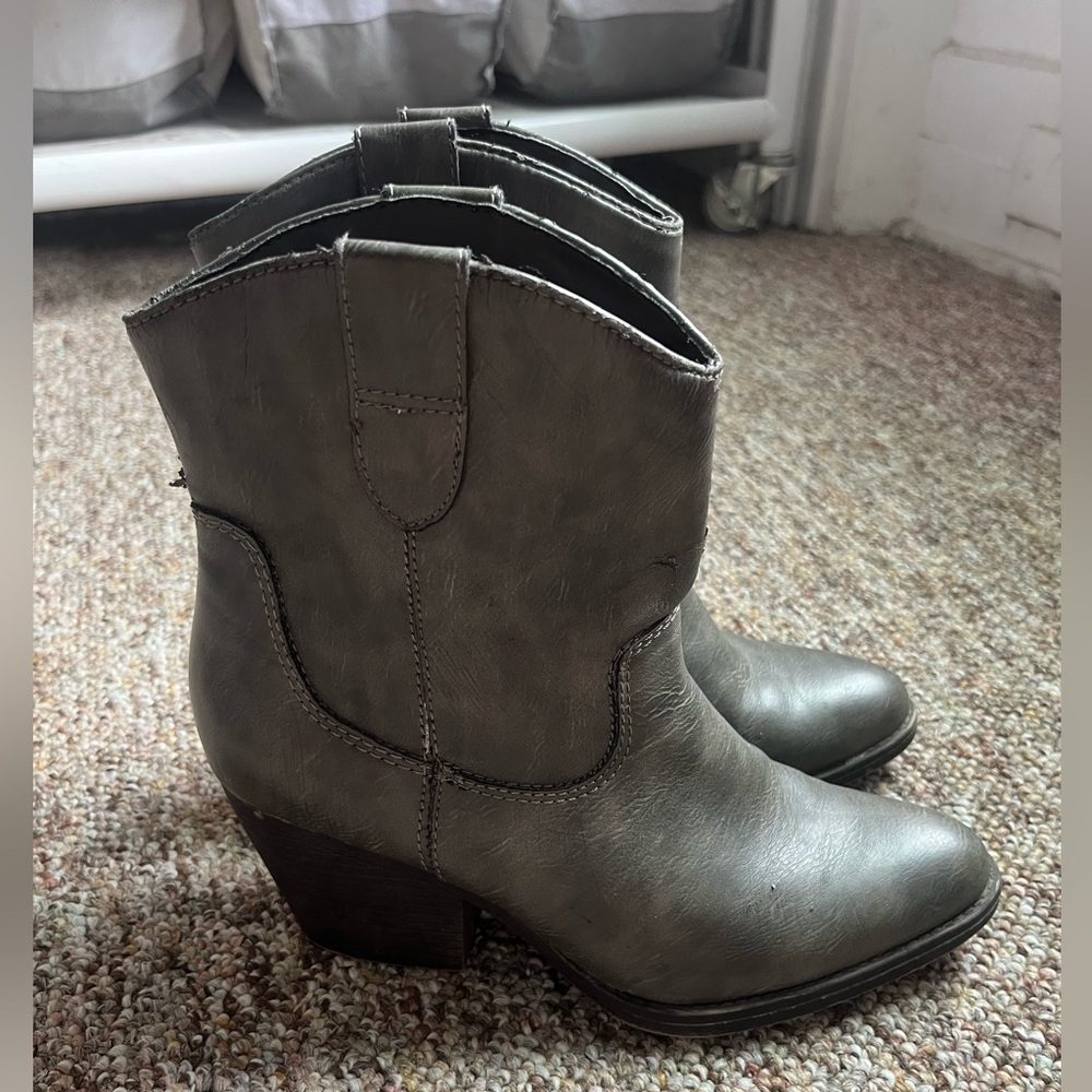 Steve Madden Boho Booties - Picture 2 of 7